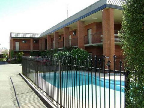 Moe Motor Inn - Accommodation Mermaid Beach 0