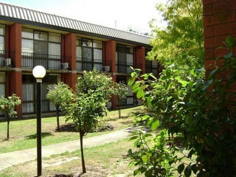 Moe Motor Inn - Accommodation Mermaid Beach 1