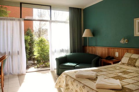 Moe Motor Inn - Accommodation Mermaid Beach 2