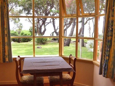 Anchlia Waterfront Cottage - Accommodation Mermaid Beach 0