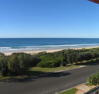 The Breakers Yamba - Accommodation Mermaid Beach