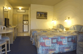 In Town Motor Inn - Accommodation Mermaid Beach 2