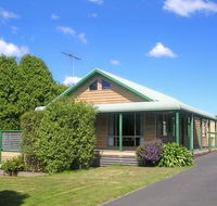 Black Dolphin Seaside Cottage - Accommodation Mermaid Beach