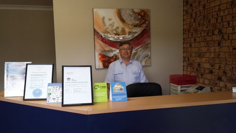 AA Hilldrop Motor Inn - Accommodation Mermaid Beach 2