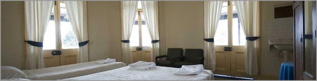 Roches Family Hotel - Accommodation Mermaid Beach 0