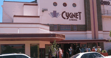 Cygnet Como Cinema - Accommodation Mermaid Beach 3