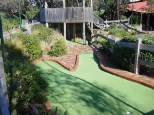 Spring Park Golf - Accommodation Mermaid Beach 1