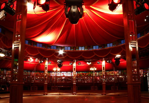 Wonderland Under The Melbourne Star - Accommodation Mermaid Beach 2