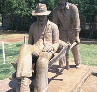 Russian Jack Memorial - Accommodation Mermaid Beach