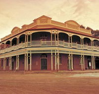 State Hotel - Accommodation Mermaid Beach