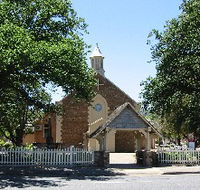St George Church and Cemetery Tours - Accommodation Mermaid Beach