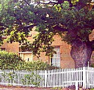 Oak Lodge - Accommodation Mermaid Beach