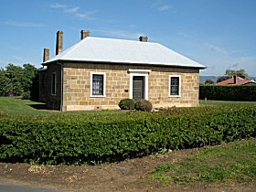 Oatlands Court House - Accommodation Mermaid Beach 0