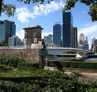 Former Victoria Bridge Abutment Memorial - Accommodation Mermaid Beach