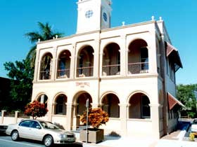 Mackay Town Hall - Accommodation Mermaid Beach 0