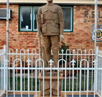 Soldier Statue Memorial Chinchilla - Accommodation Mermaid Beach