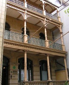 History House - Accommodation Mermaid Beach 0