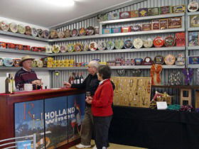 Holland Wines - Accommodation Mermaid Beach 2