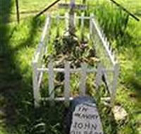 Johnny Gilberts Grave - Accommodation Mermaid Beach