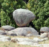 Balancing Rock - Accommodation Mermaid Beach