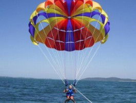 Port Stephens Parasailing - Accommodation Mermaid Beach 2