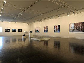 Hugo Michell Gallery - Accommodation Mermaid Beach 1