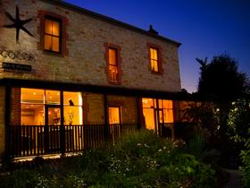 Cocos Hair And Day Spa - Accommodation Mermaid Beach 0