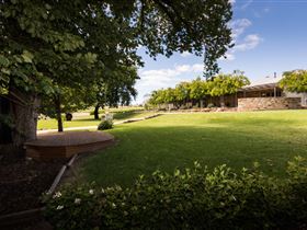 Howard Vineyard - Accommodation Mermaid Beach 2