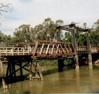 Swan Hill - Murray River Road Bridge - Accommodation Mermaid Beach