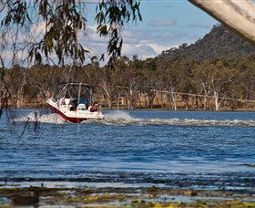 Lake Elphinstone - Accommodation Mermaid Beach 1