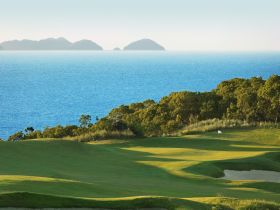 Hamilton Island Golf Club - Accommodation Mermaid Beach 1