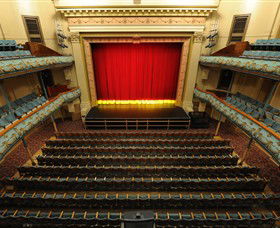 Her Majesty's Theatre - Accommodation Mermaid Beach 1