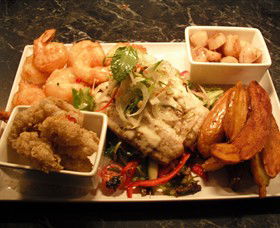 Cottontails Restaurant Winery And Function Centre - Accommodation Mermaid Beach 1