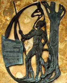 Red Chief Memorial - Accommodation Mermaid Beach 0