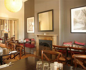 Gerry's @ The Commercial Hotel - Accommodation Mermaid Beach 1