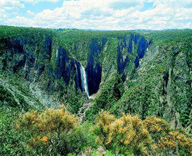 Wollomombi Falls - Accommodation Mermaid Beach 0