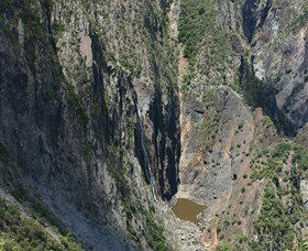 Wollomombi Falls - Accommodation Mermaid Beach 2