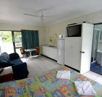 Tropical Palms Inn - Accommodation Mermaid Beach