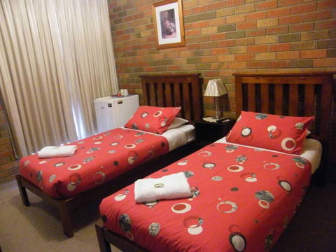 Boomers Guest House Hamilton - Accommodation Mermaid Beach 1