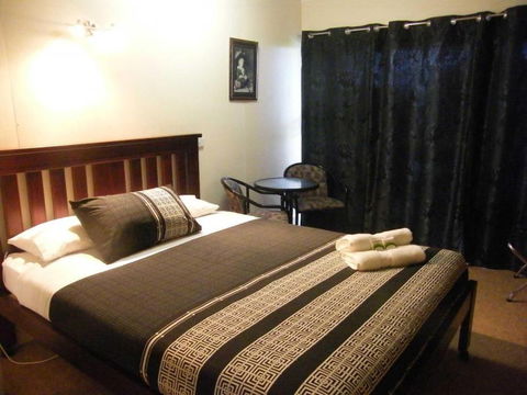 Boomers Guest House Hamilton - Accommodation Mermaid Beach 2