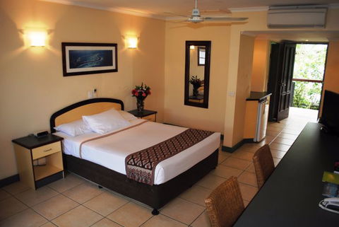 Bay Village Tropical Retreat - Accommodation Mermaid Beach 0