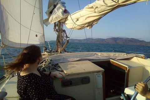 Townsville Lunchtime Sailing Cruise Boat Tour - Accommodation Mermaid Beach 6