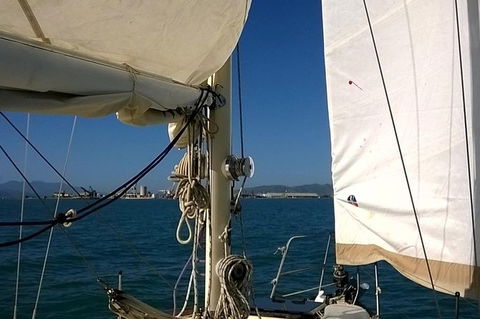 Townsville Lunchtime Sailing Cruise Boat Tour - Accommodation Mermaid Beach 4
