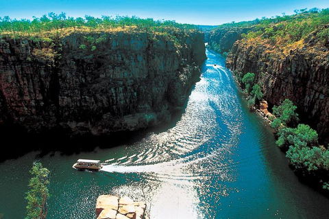 Katherine Gorge Fly, Helicopter & Cruise Tour From Darwin - Accommodation Mermaid Beach 1