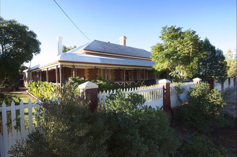 Hoover House - Accommodation Mermaid Beach 0