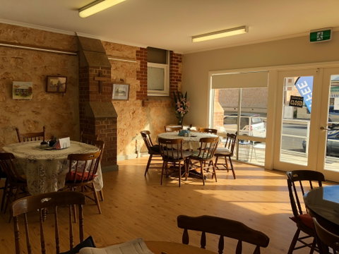 Anglican Community Cafe, Limestone Art Gallery & Cornish Garden - Accommodation Mermaid Beach 2
