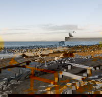 Dolphin Heads - Accommodation Mermaid Beach