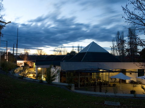 New England Regional Art Museum - Accommodation Mermaid Beach 0