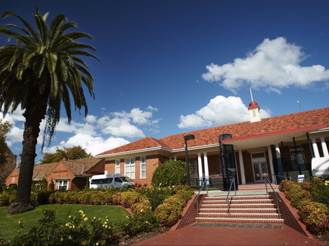 Wangaratta Library - Accommodation Mermaid Beach 1