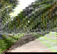 Dan Gleeson Memorial Gardens - Accommodation Mermaid Beach